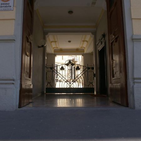Wonderful Downtown Apartment-Hd Netflix, King-Size Bed, Two Minutes' Walk From Metro Milano Dış mekan fotoğraf