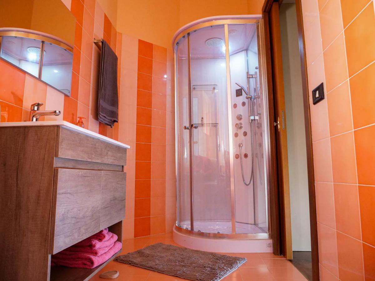 Wonderful Downtown Apartment-Hd Netflix, King-Size Bed, Two Minutes' Walk From Metro Milano Dış mekan fotoğraf