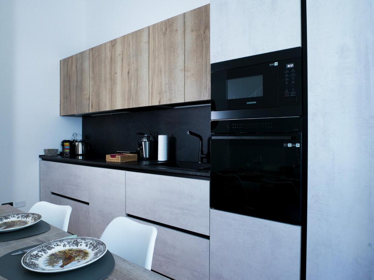 Wonderful Downtown Apartment-Hd Netflix, King-Size Bed, Two Minutes' Walk From Metro Milano Dış mekan fotoğraf