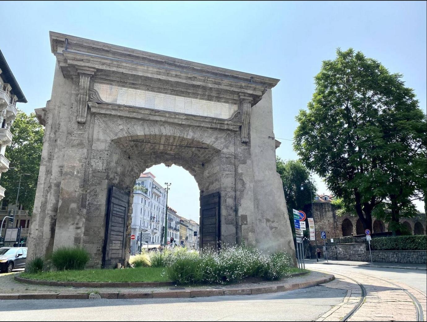 Wonderful Downtown Apartment-Hd Netflix, King-Size Bed, Two Minutes' Walk From Metro Milano Dış mekan fotoğraf